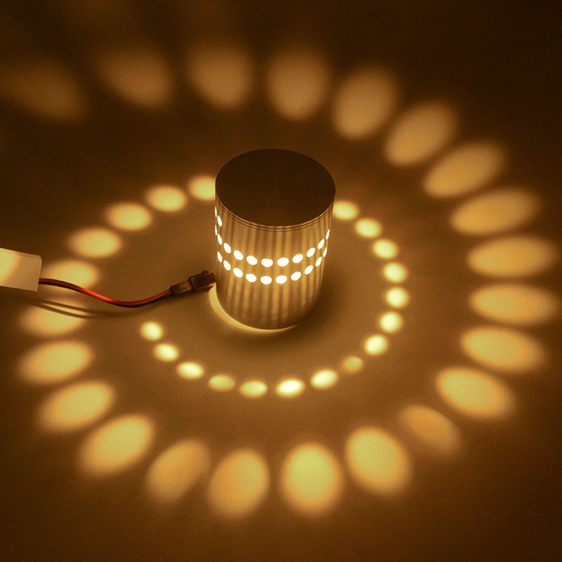 Lampada da parete a effetto luce da parete a LED con foro a spirale RGB con telecomando Lampada a bacchetta colorata per la decorazione della casa KTV da bar per feste