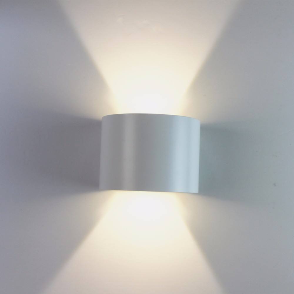 Nuovo articolo ad angolo regolabile Lampada da parete a led impermeabile 6W 12W per la casa all'aperto