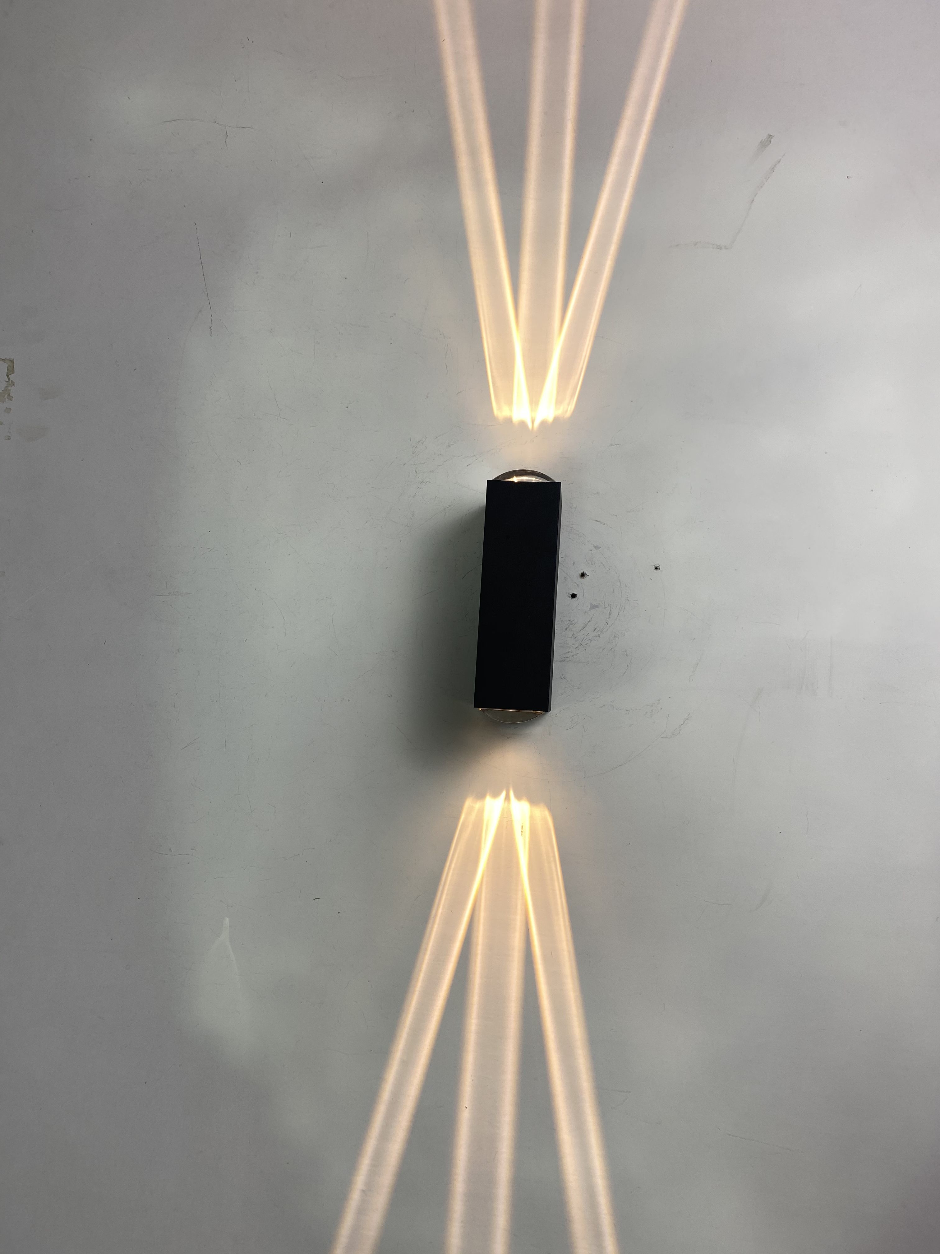 Lampada da parete a tre raggi a conchiglia nera da 6W IP65 applique da parete per esterni impermeabile Lampione da giardino Lampione stradale 