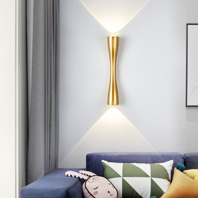 Lampada da parete di personalità nordica Semplice lampada da parete a led per soggiorno Lampada da parete per corridoio dell'hotel Illuminazione verso il basso